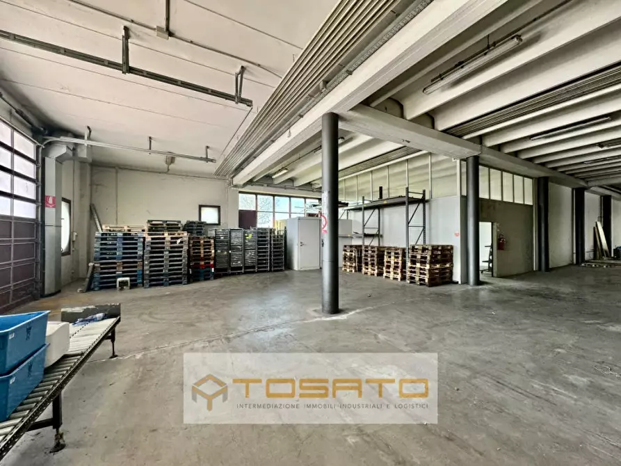 Immagine 10 di Capannone industriale in affitto  a Verona