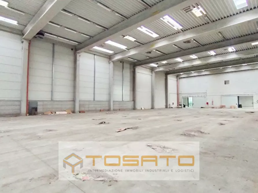 Immagine 3 di Capannone industriale in vendita  a Verona