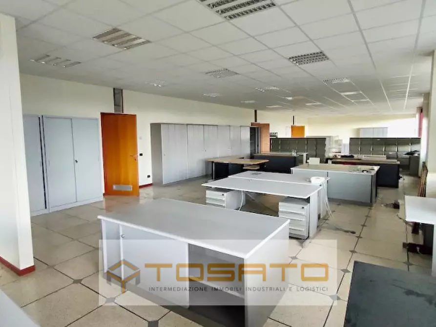 Immagine 9 di Capannone industriale in vendita  a Verona