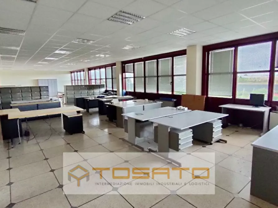 Immagine 10 di Capannone industriale in vendita  a Verona