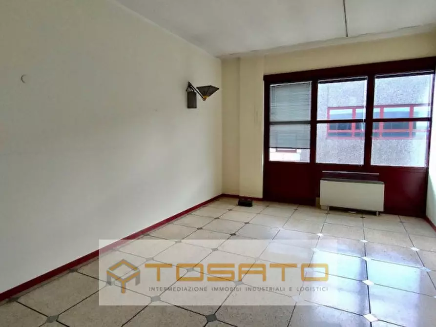 Immagine 12 di Capannone industriale in vendita  a Verona