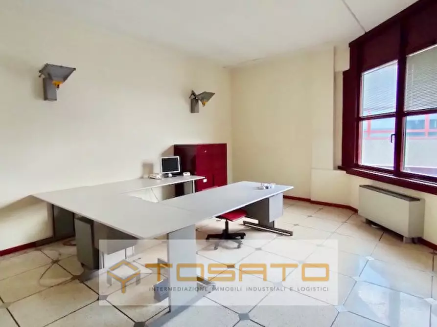 Immagine 14 di Capannone industriale in vendita  a Verona