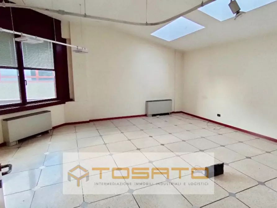 Immagine 16 di Capannone industriale in vendita  a Verona