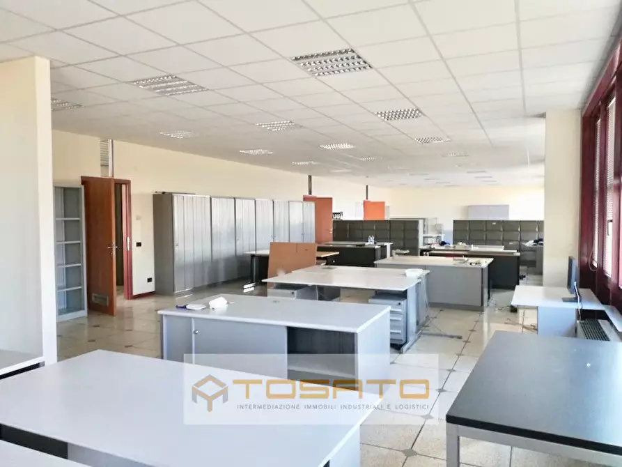 Immagine 19 di Capannone industriale in vendita  a Verona