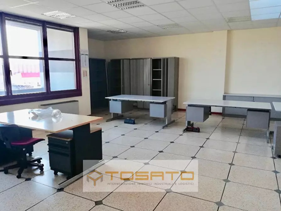 Immagine 20 di Capannone industriale in vendita  a Verona