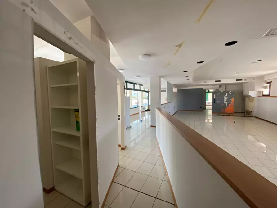 Immagine 6 di Negozio in affitto  in via Europa a Rubano