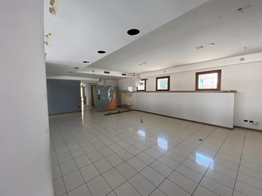 Immagine 7 di Negozio in affitto  in via Europa a Rubano