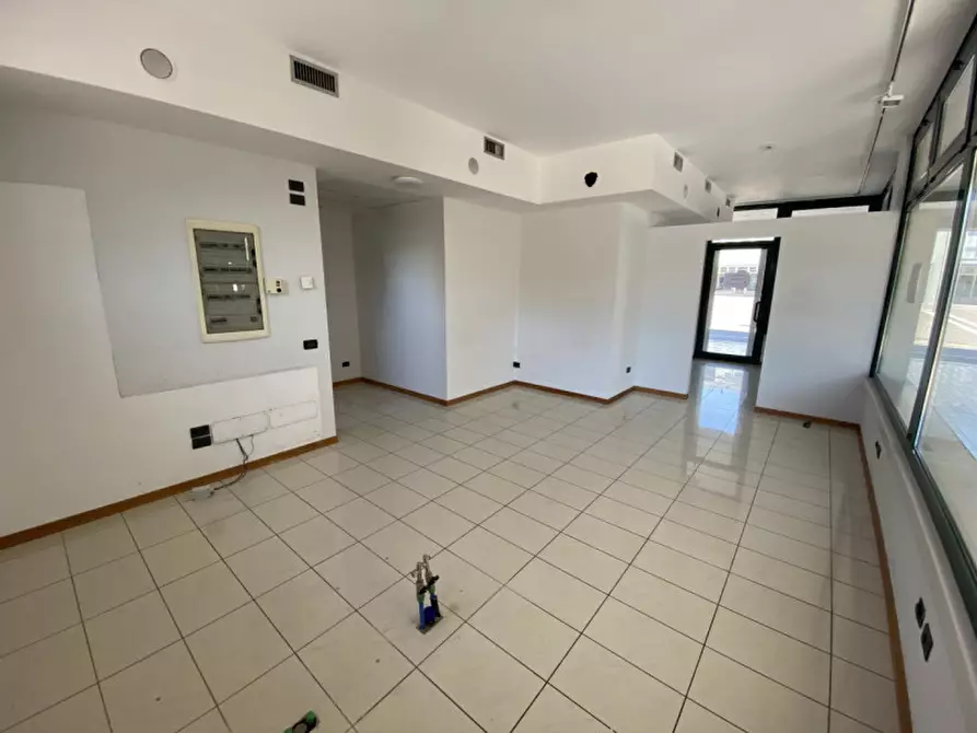 Immagine 8 di Negozio in affitto  in via Europa a Rubano