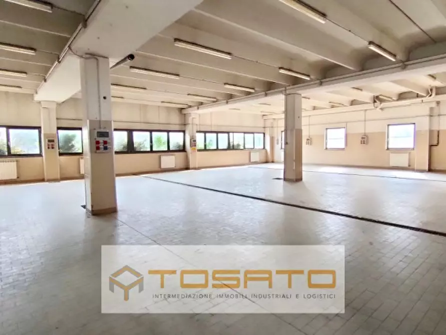 Immagine 3 di Capannone industriale in vendita  a Sona