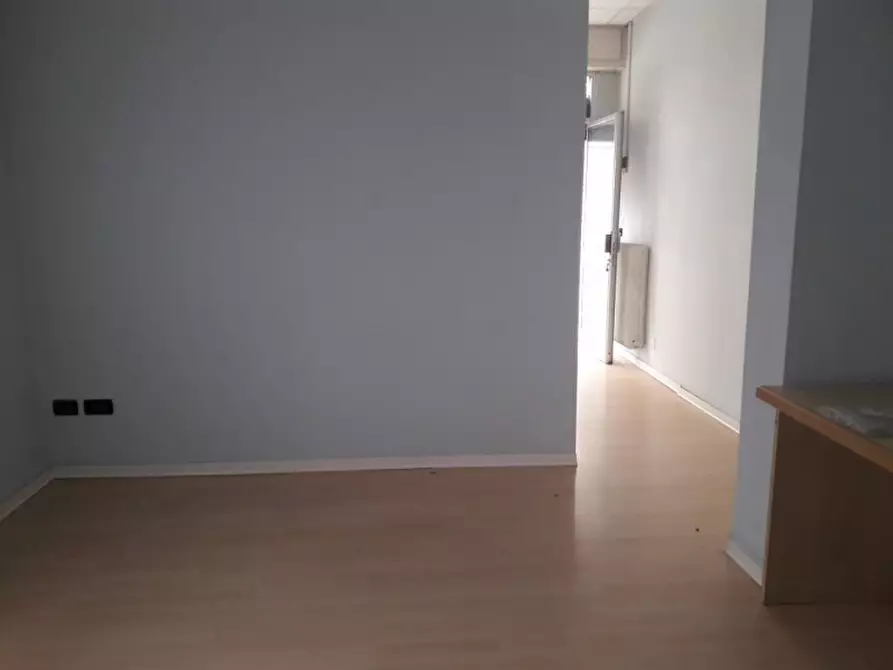 Immagine 4 di Negozio in affitto  in Piazza Marconi a Stra
