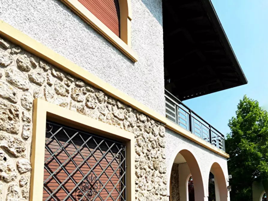 Immagine 1 di Villa in vendita  in Via Castagna a Cornuda