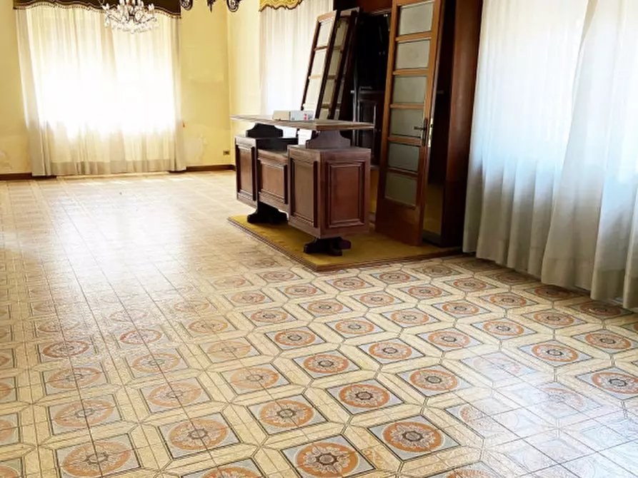 Immagine 11 di Villa in vendita  in Via Castagna a Cornuda