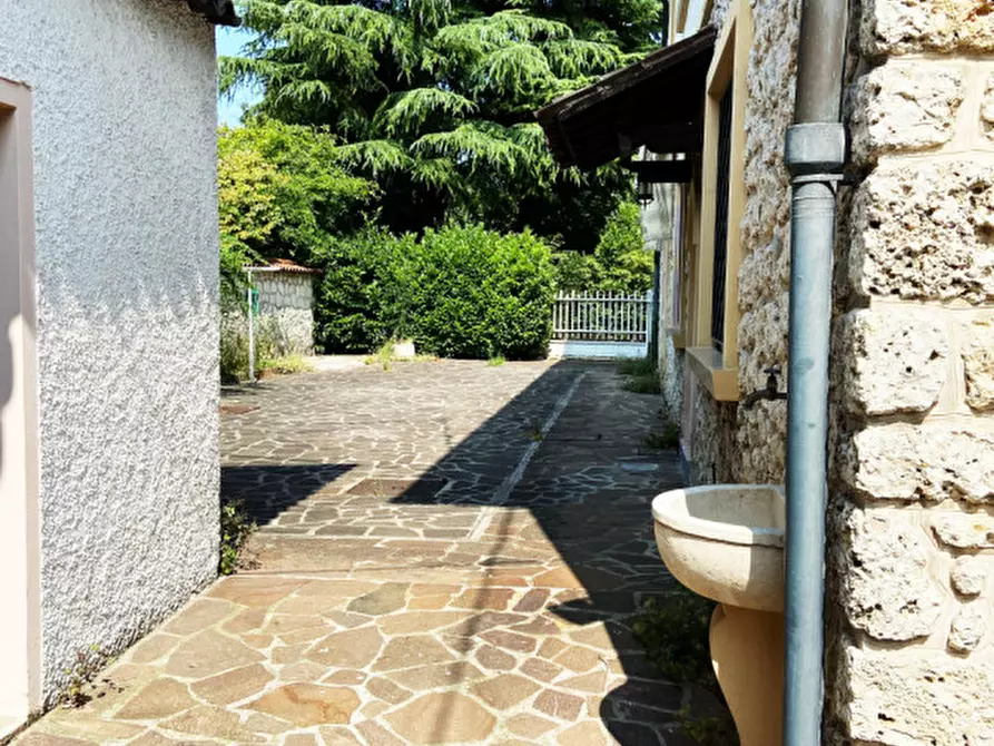 Immagine 34 di Villa in vendita  in Via Castagna a Cornuda