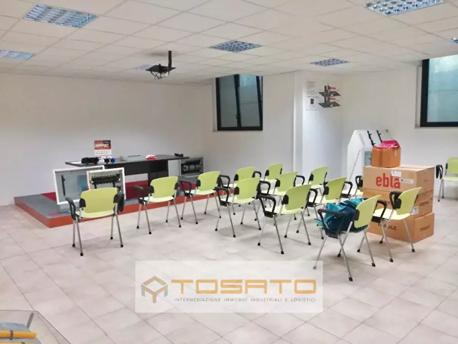 Immagine 9 di Capannone industriale in vendita  a Sona