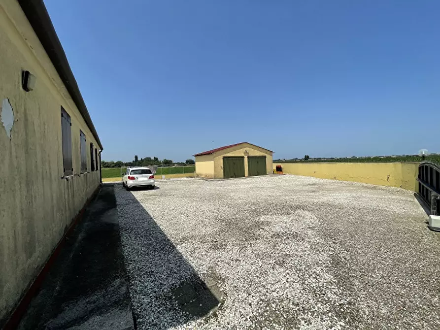 Immagine 3 di Villa in vendita  in Primo Maggio a Chioggia