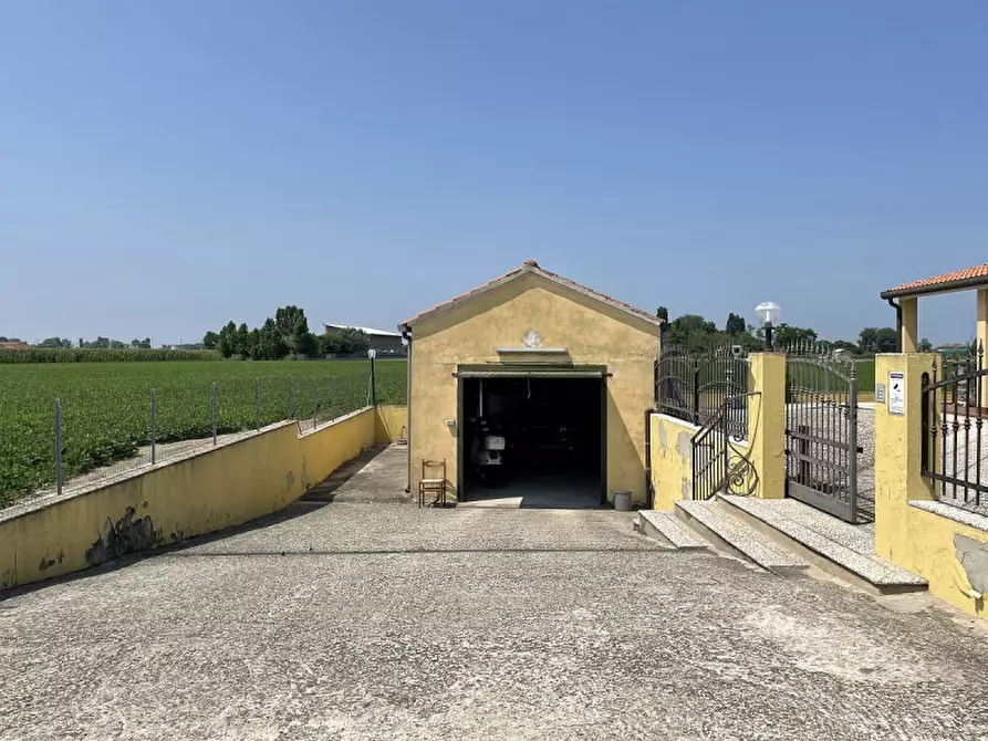 Immagine 4 di Villa in vendita  in Primo Maggio a Chioggia