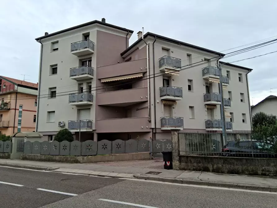 Immagine 18 di Appartamento in vendita  in Strada del Tormeno 69 a Vicenza