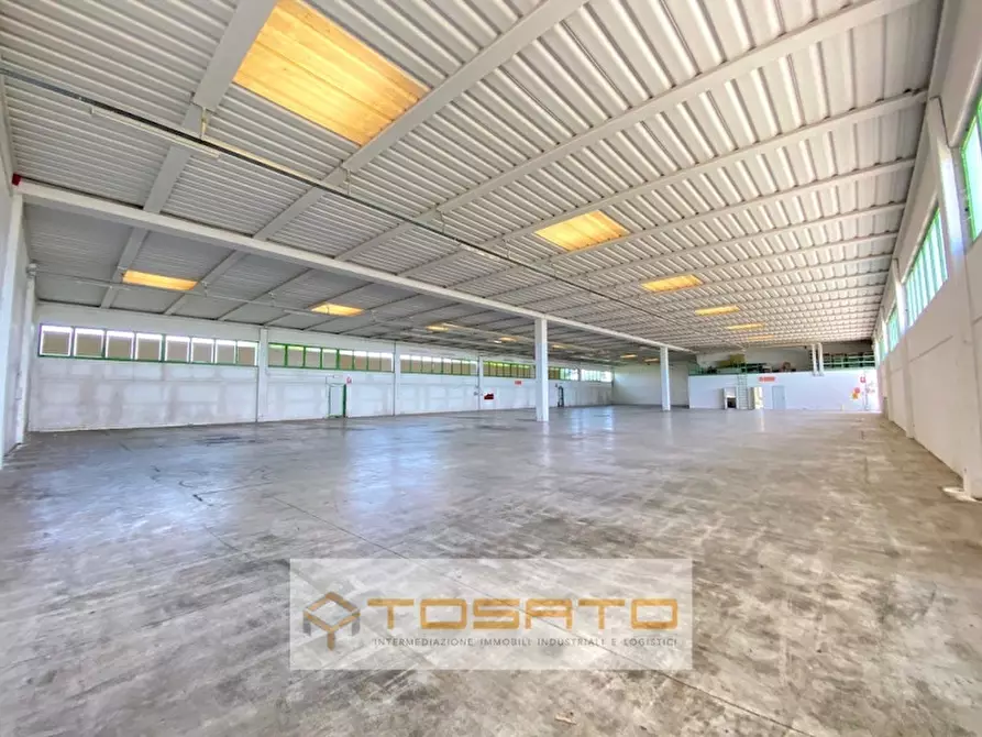 Immagine 4 di Capannone industriale in affitto  a Isola Rizza