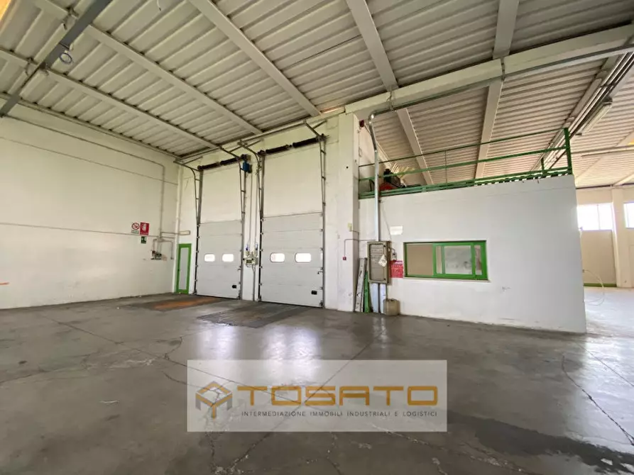 Immagine 5 di Capannone industriale in affitto  a Isola Rizza