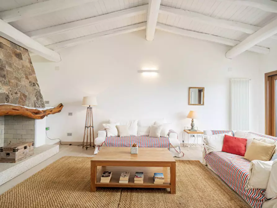Immagine 3 di Villa in vendita  a Olbia