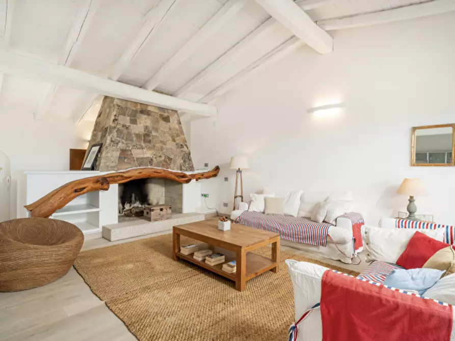 Immagine 9 di Villa in vendita  a Olbia