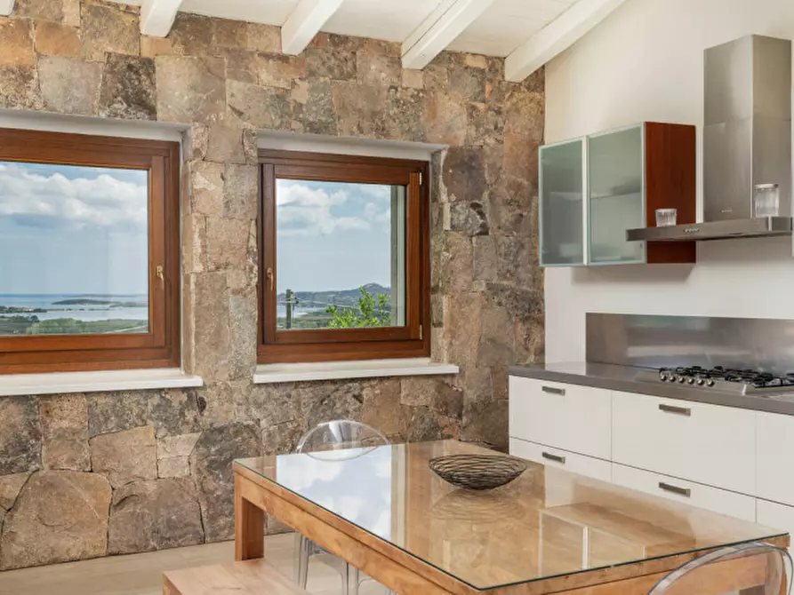 Immagine 12 di Villa in vendita  a Olbia