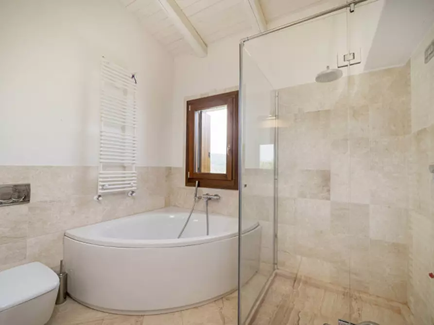 Immagine 24 di Villa in vendita  a Olbia