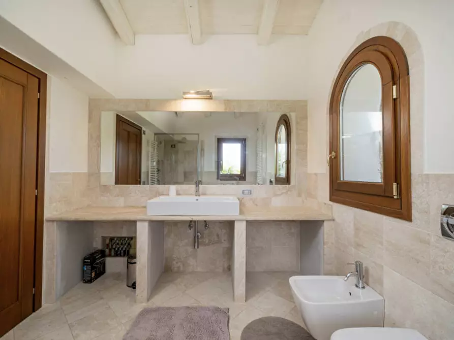 Immagine 25 di Villa in vendita  a Olbia