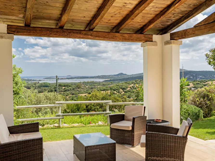 Immagine 27 di Villa in vendita  a Olbia