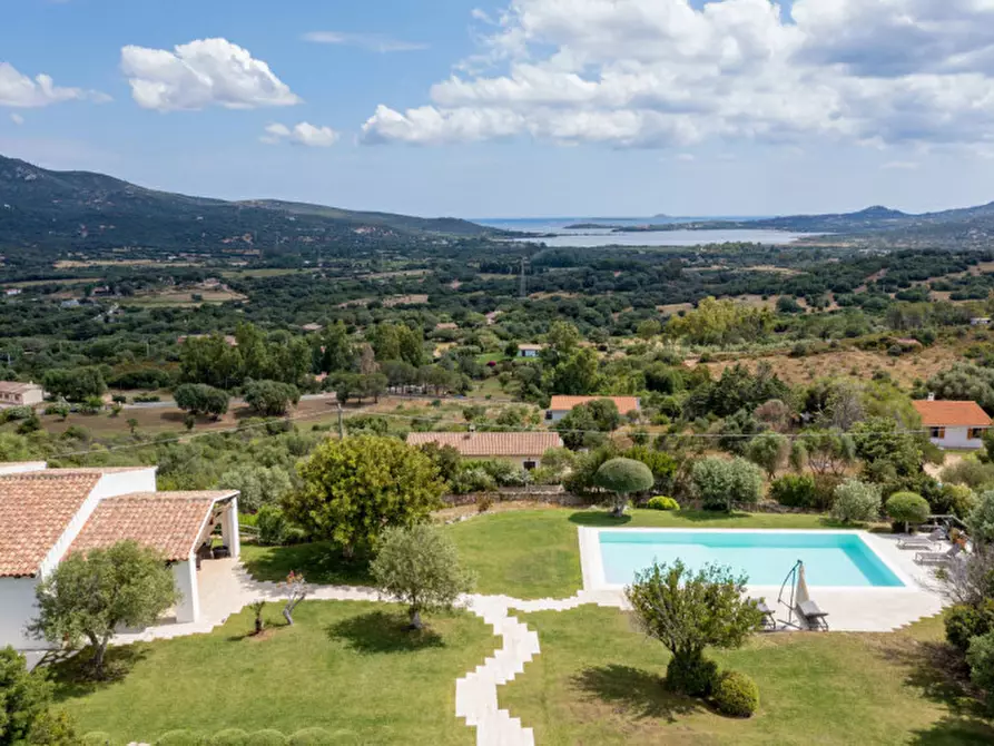 Immagine 32 di Villa in vendita  a Olbia