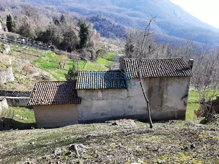 Immagine 4 di Rustico / casale in vendita  a Schio