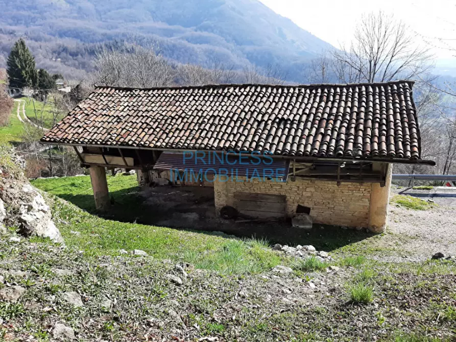 Immagine 6 di Rustico / casale in vendita  a Schio
