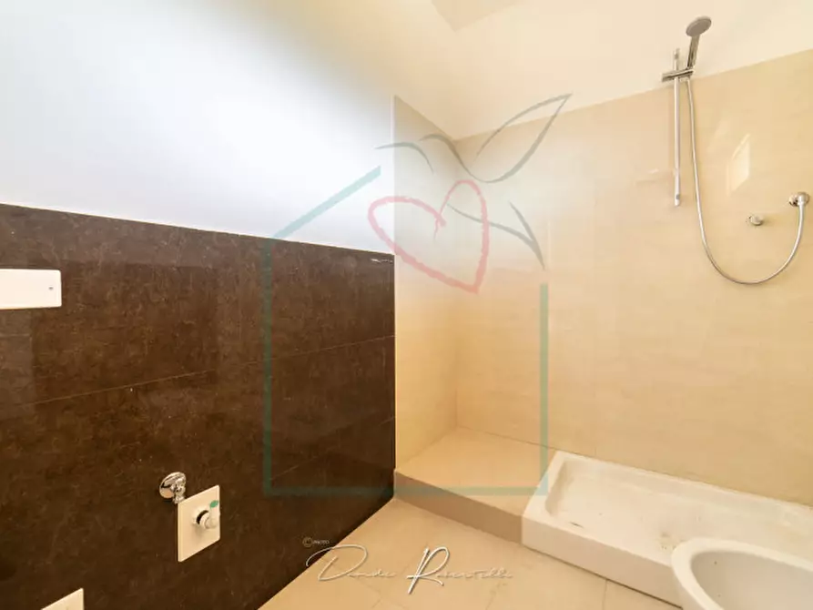 Immagine 11 di Appartamento in vendita  a Castelnuovo Magra