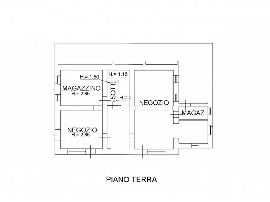 Immagine 1 di Palazzo in vendita  in Via Roma a Lozzo Di Cadore