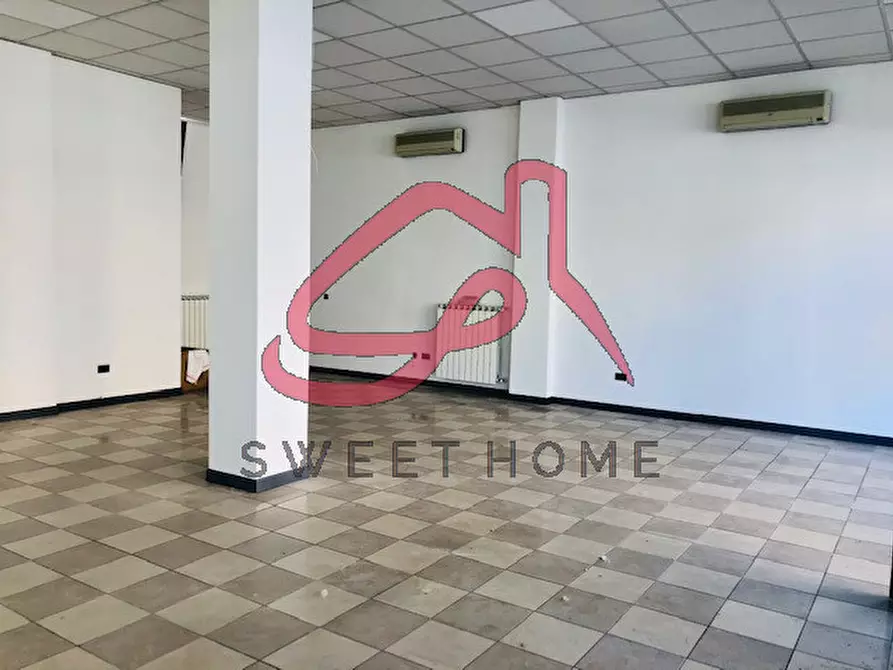 Immagine 5 di Negozio in affitto  in Viale Cavallotti a Padova