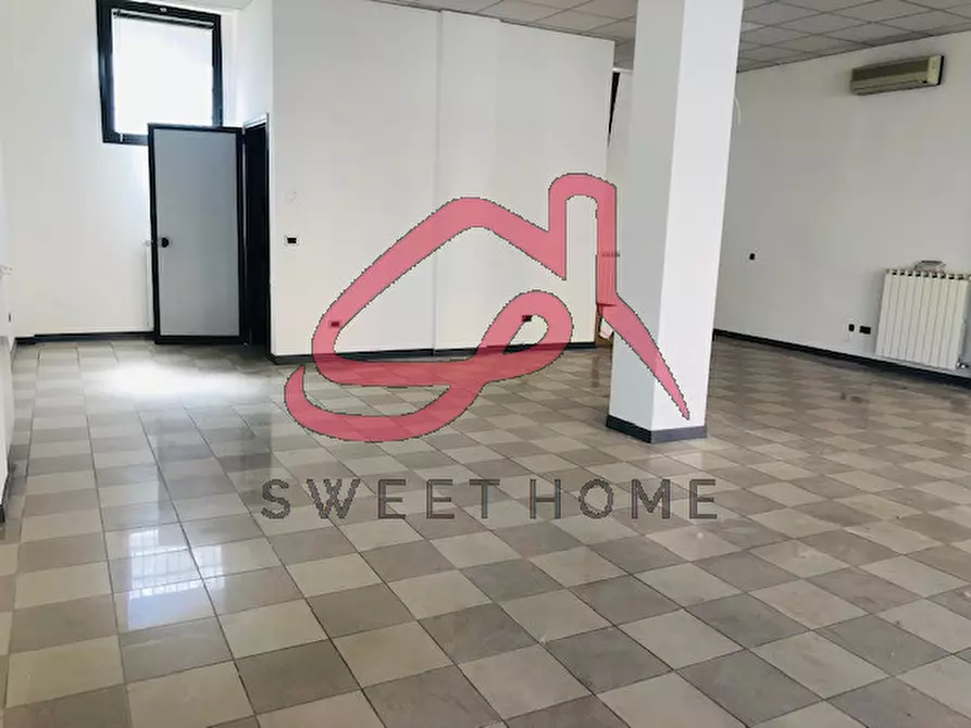Immagine 6 di Negozio in affitto  in Viale Cavallotti a Padova