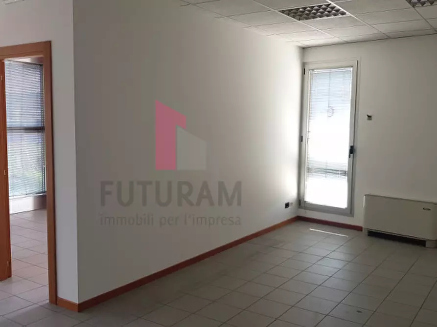 Immagine 2 di Ufficio in affitto  in via piazzon a Vicenza
