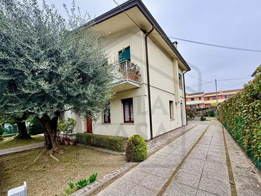 Immagine 2 di Casa indipendente in vendita  in Via Roma a Montegrotto Terme