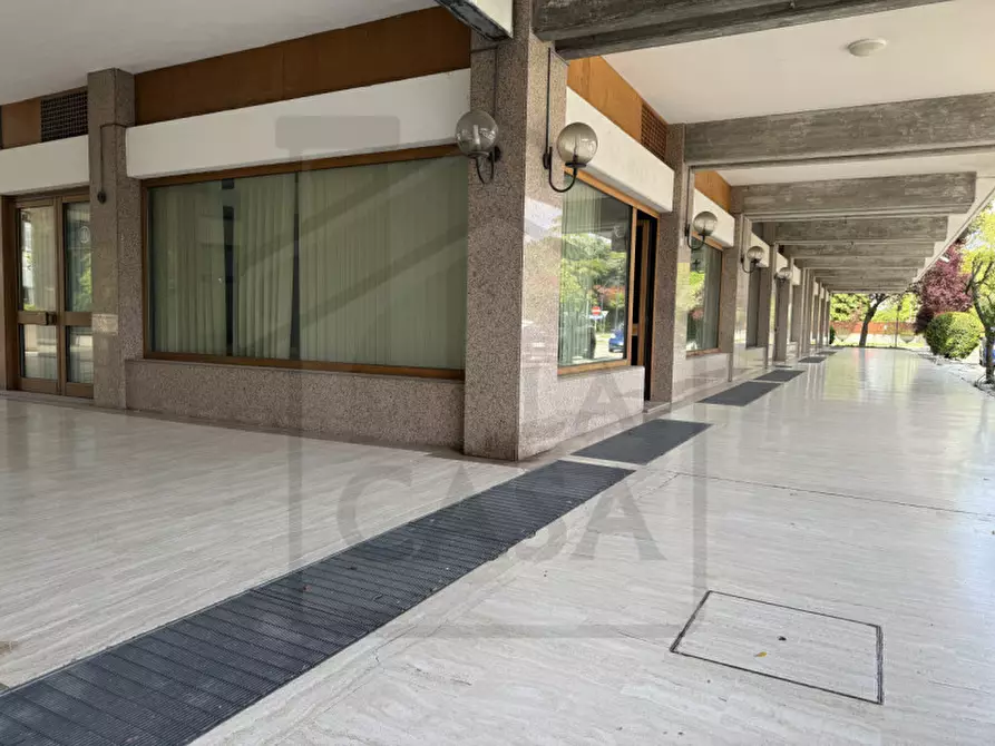 Immagine 5 di Negozio in affitto  in Via Aureliana a Montegrotto Terme