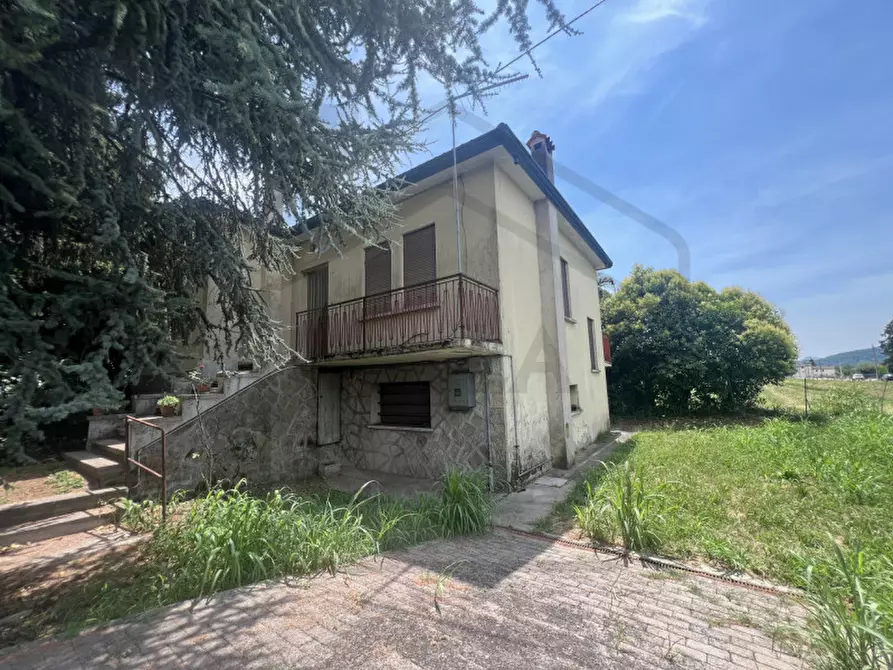Immagine 1 di Casa indipendente in vendita  in Via Fratelli Cervi a Montegrotto Terme