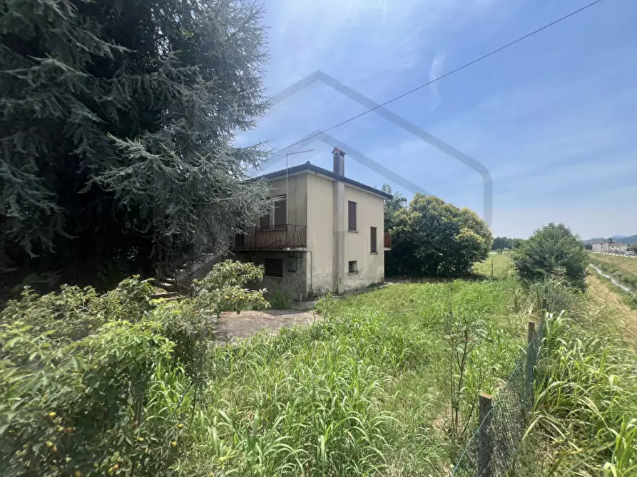 Immagine 3 di Casa indipendente in vendita  in Via Fratelli Cervi a Montegrotto Terme