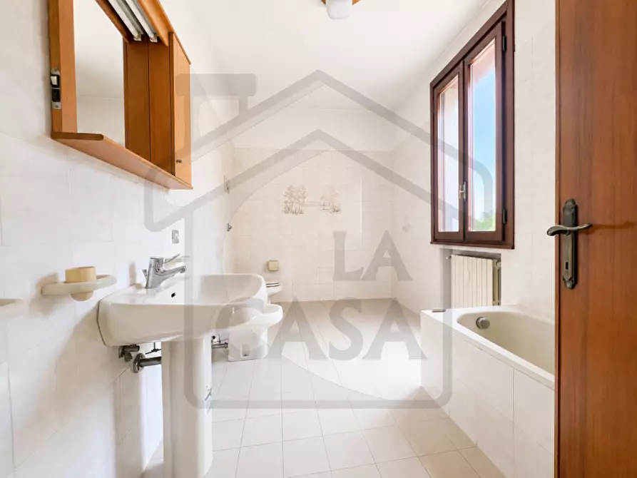 Immagine 12 di Casa indipendente in vendita  in Via Fratelli Cervi a Montegrotto Terme