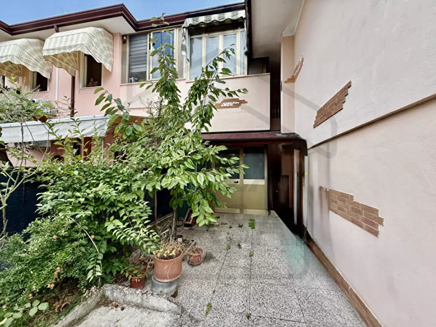 Immagine 23 di Casa indipendente in vendita  in Via Isonzo a Montegrotto Terme