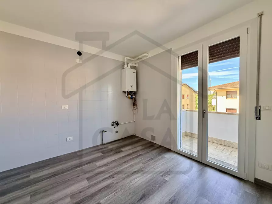 Immagine 5 di Appartamento in vendita  in Via De Nicola a Montegrotto Terme