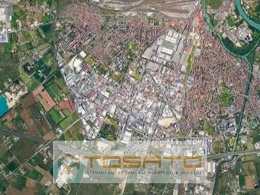 Immagine 1 di Terreno in vendita  a Verona