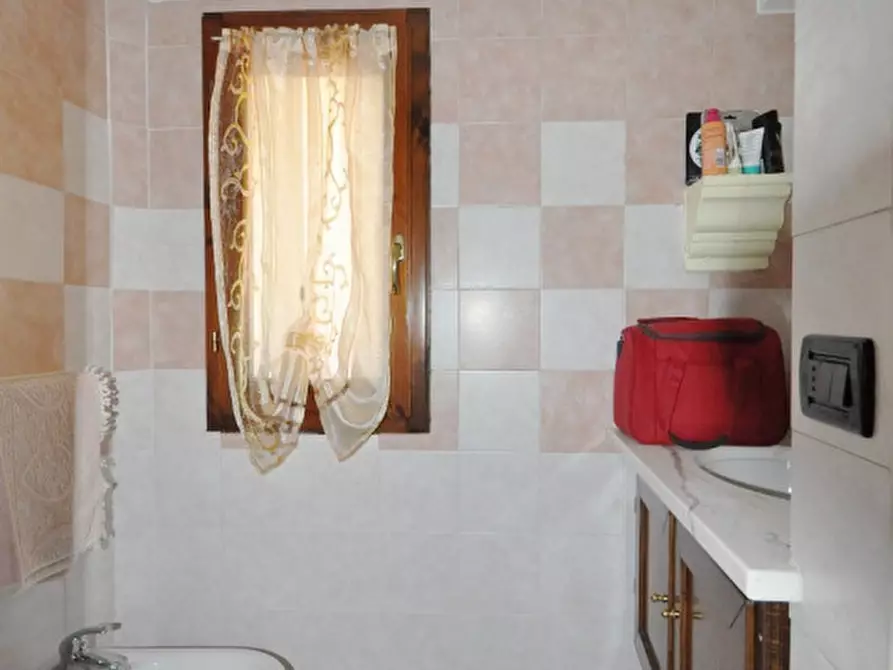 Immagine 8 di Appartamento in vendita  a Terranuova Bracciolini