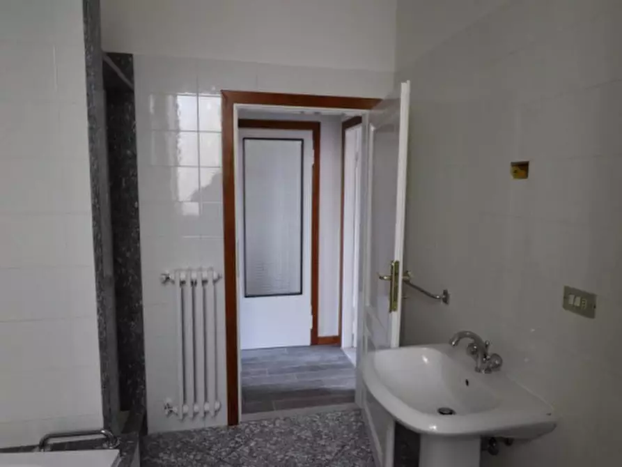 Immagine 25 di Villetta a schiera in vendita  in via 24 maggio a Montevarchi