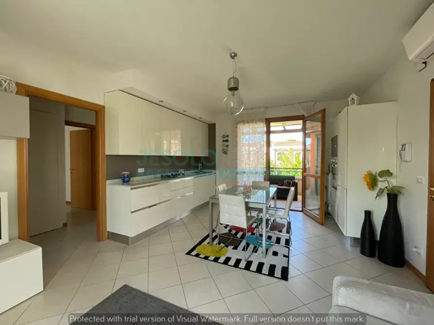 Immagine 8 di Appartamento in vendita  in Piazza Milano a Jesolo