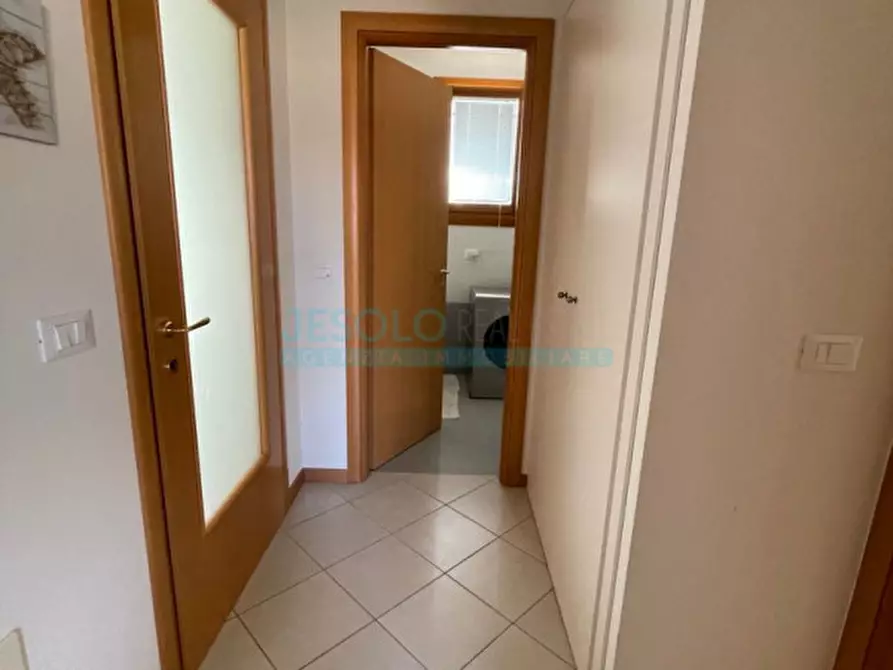 Immagine 12 di Appartamento in vendita  in Piazza Milano a Jesolo
