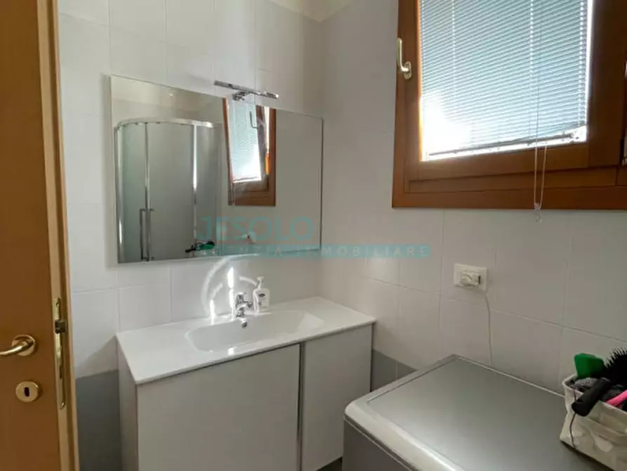 Immagine 20 di Appartamento in vendita  in Piazza Milano a Jesolo